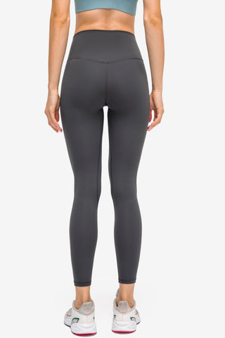 Shop Invisible Pocket Sports Leggings - High-Quality U.S. Made Women’s Fashion with Free & Fast Shipping