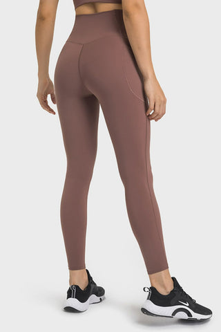 Shop V-Waist Yoga Leggings with Pockets - High-Quality U.S. Made Women’s Fashion with Free & Fast Shipping